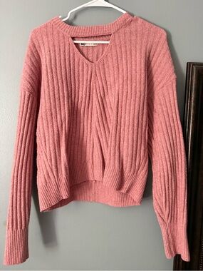 SO Dusty Rose Ribbed V-Neck Sweater
